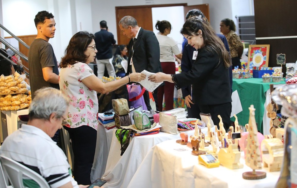 Artesãos do Programa do Artesanato Mato-Grossense expõem na ALMT
