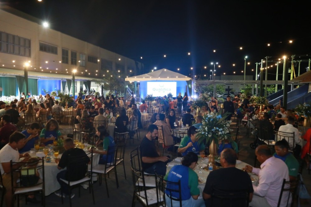 Prefeitura celebra parceiros das ações sociais do município no Jantar da Assistência Amiga e certifica alunos do Qualifica Sinop
