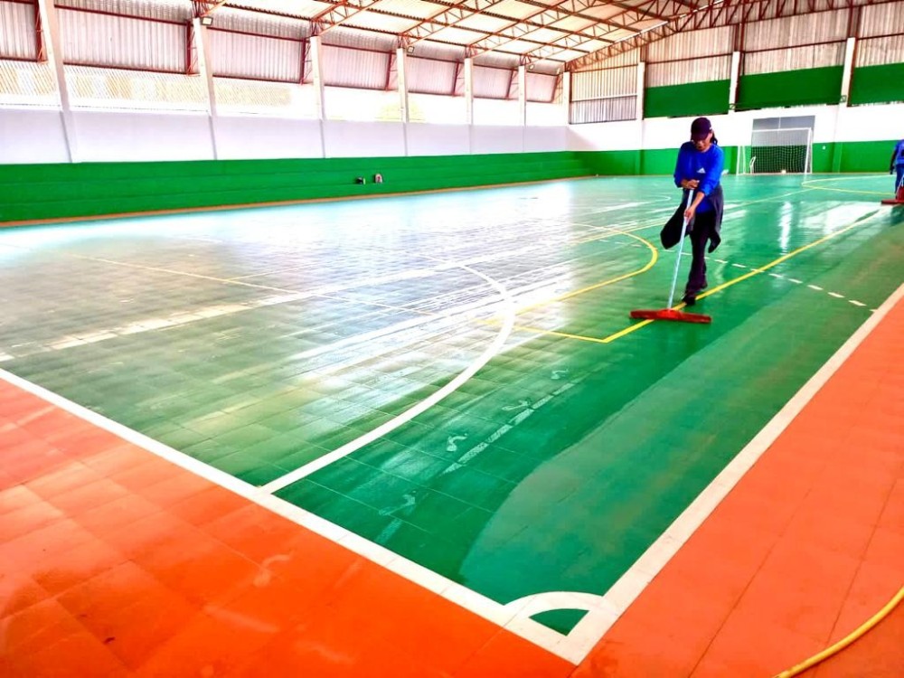 Após 12 anos fechado, ginásio do bairro Maria Vindilina será entregue totalmente revitalizado