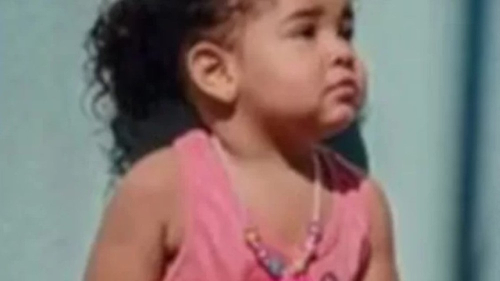 Pai de Heloísa, menina de 3 anos baleada no RJ, não dorme desde quinta