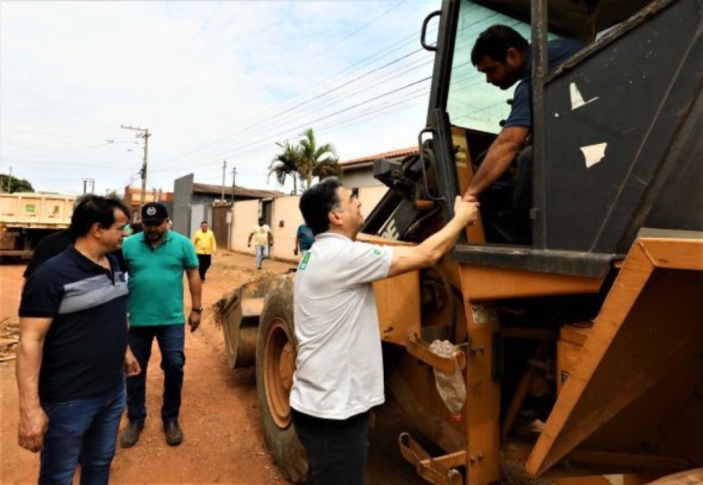 Prefeito Emanuel Pinheiro vistoria mutirão da Limpurb nos bairros Serra Dourada e Residencial Pádova