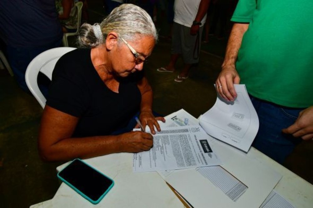 Mutirão da Prefeitura de Cuiabá atende 23 bairros para regularizar mais de dez mil títulos