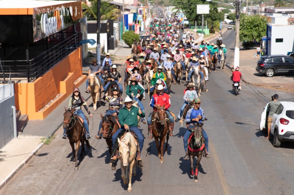4ª Cavalgada Amigos de Diamantino reúne mais de 200 cavaleiros e amazonas