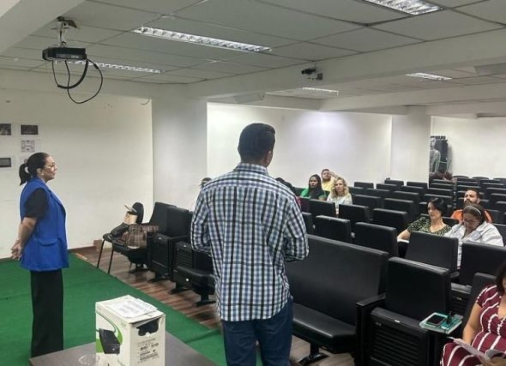 Membros do Comitê de Acompanhamento, Validação e Implantação do Arquivo Público da Prefeitura participam de reunião de apresentação de resultados e novas estratégias