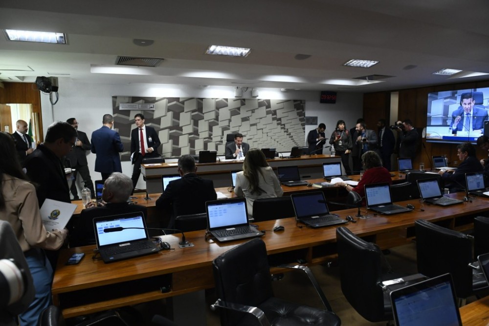 CAE aprova recompensa para quem denunciar delitos no mercado de ações