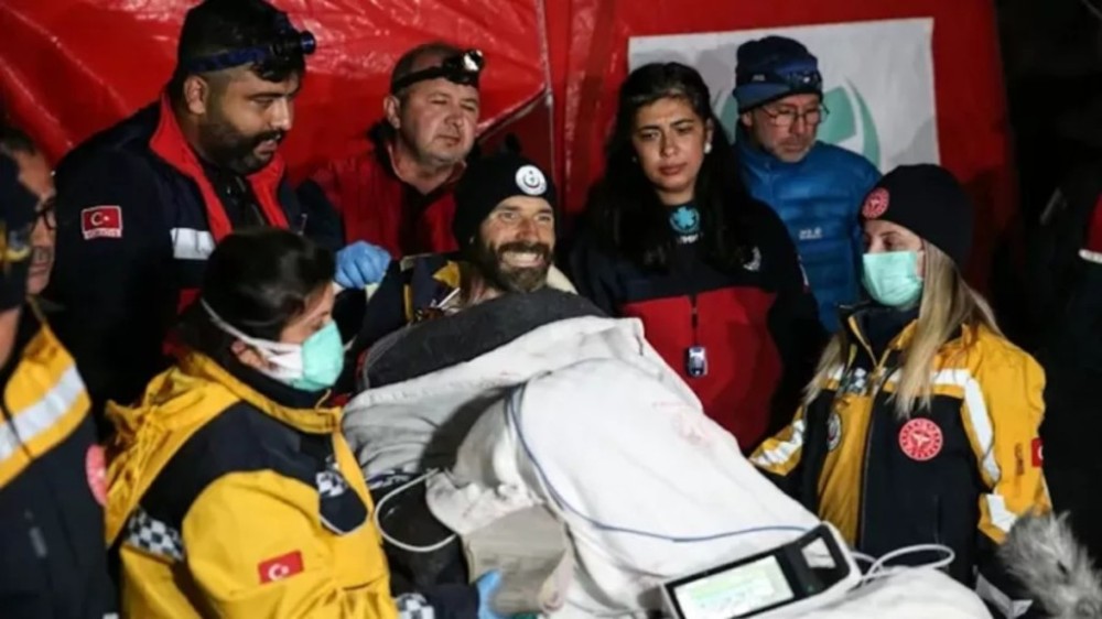 Cientista é resgatado de terceira caverna mais profunda da Turquia