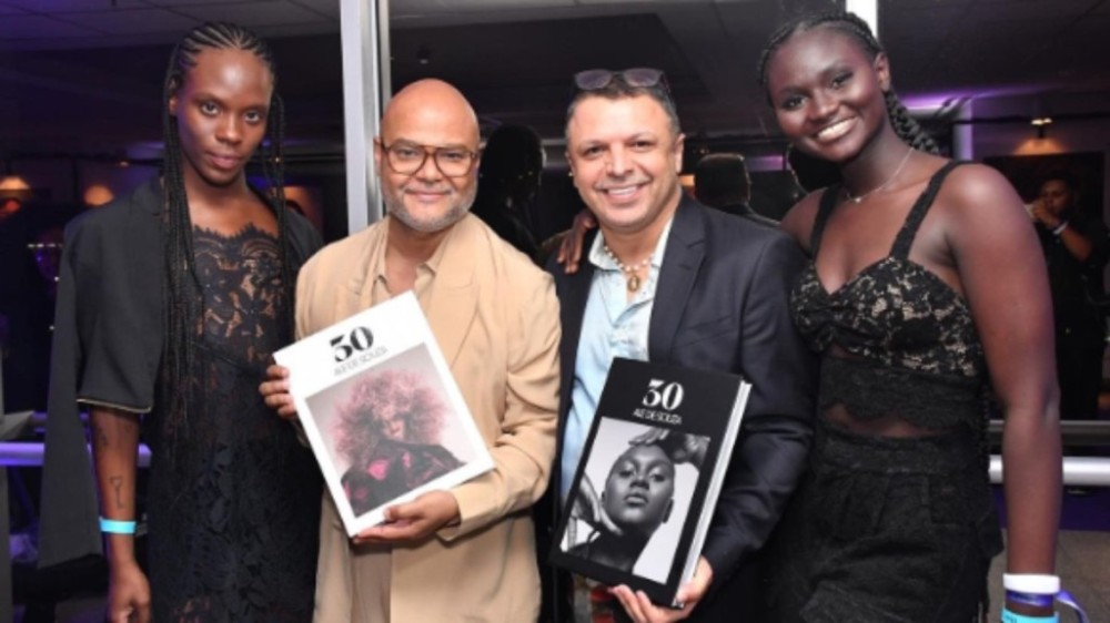 Ale de Souza lança livro que promove diversidade no mundo da beleza