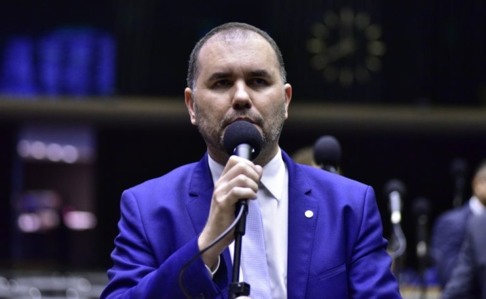 Câmara aprova projeto que autoriza concessão de bolsas de pesquisa a técnicos administrativos