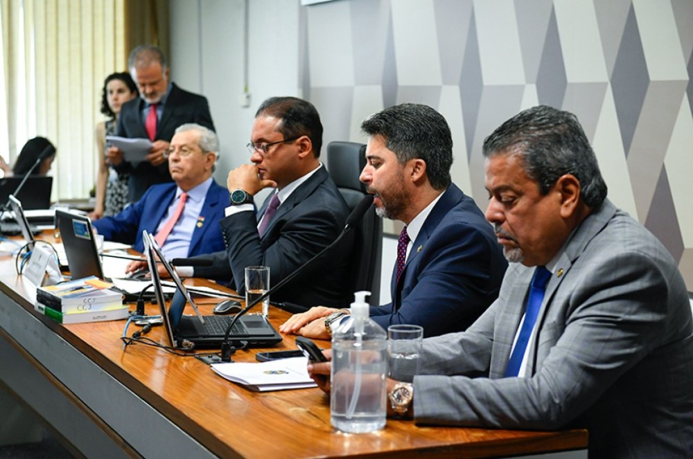 Pedido de vista adia votação do marco temporal na CCJ