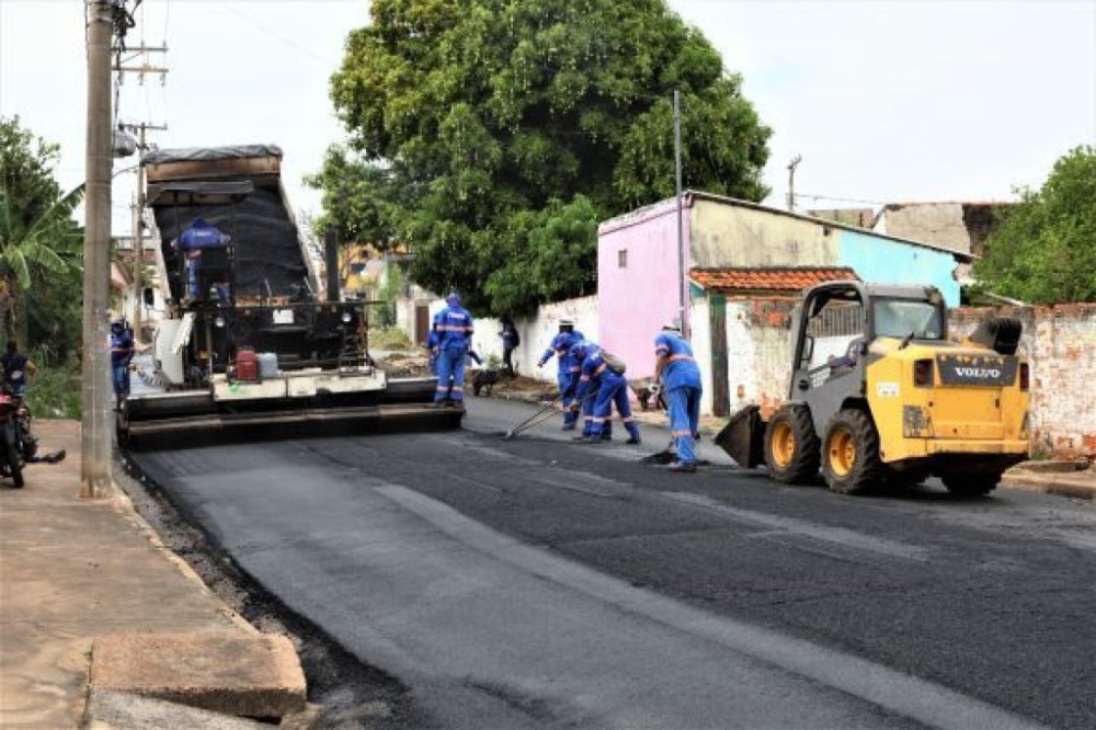 Operação de recapeamento alcançou mais de 14 ruas do bairro Tijucal em um mês de trabalho