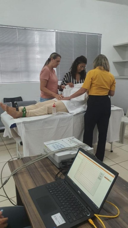 Enfermeiros do Município participam de capacitação em eletrocardiograma