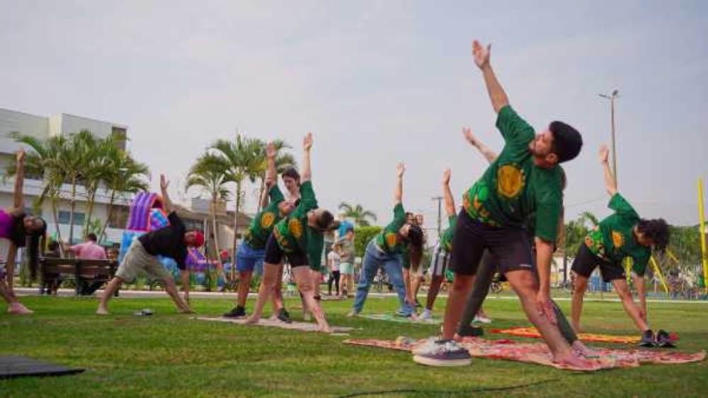 Final de semana tem agenda marcada por prática de yoga e atividades de pedal