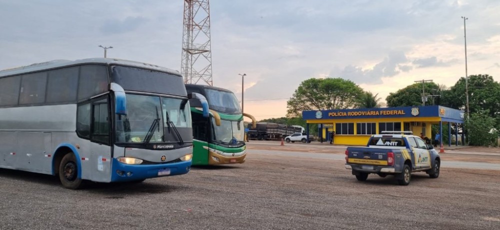 Em Sorriso-MT, PRF e ANTT retiram de circulação dois ônibus clandestinos