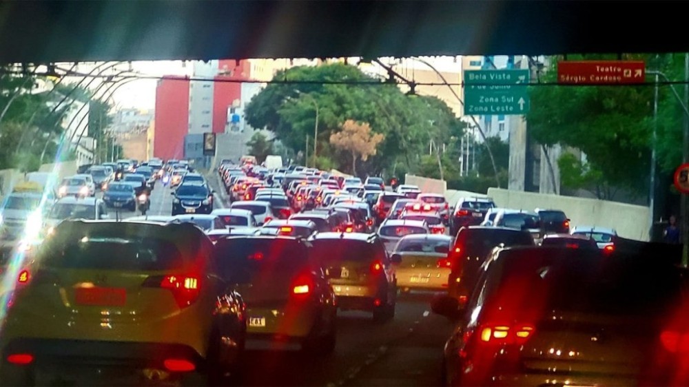 SP: população perde quase 2h30 no trânsito por dia, diz pesquisa