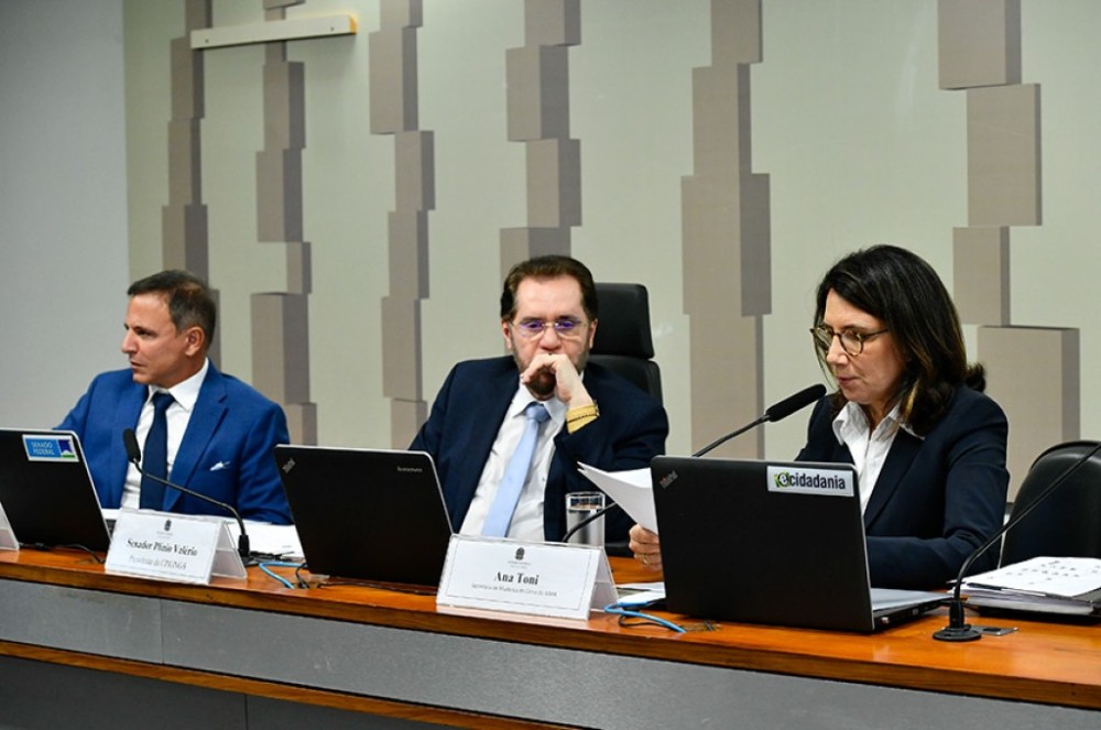CPI: Senadores questionam relação de secretária do Meio Ambiente com ONGs