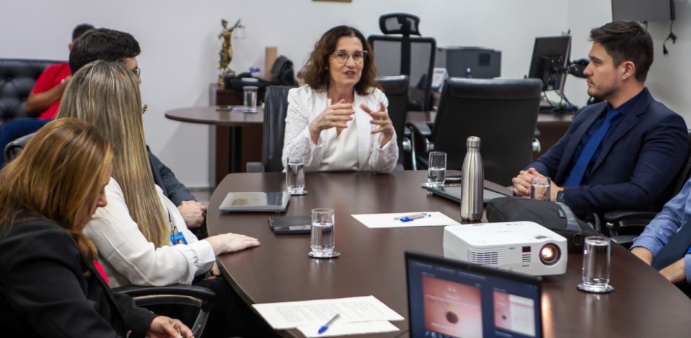 Novos juízes e juízas conhecem setores e rotina do trabalho administrativo no Fórum de Cuiabá