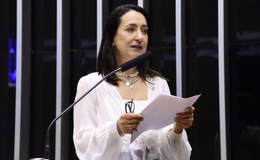 Comissão aprova projeto que assegura direito de pessoas com deficiência terem acompanhantes em exames