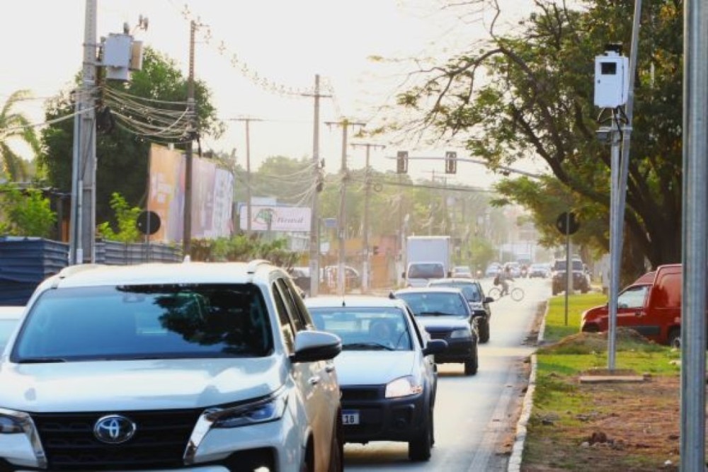 Após reuniões com MP, Cuiabá instala dois novos equipamentos eletrônicos de fiscalização em avenidas consideradas pontos críticos