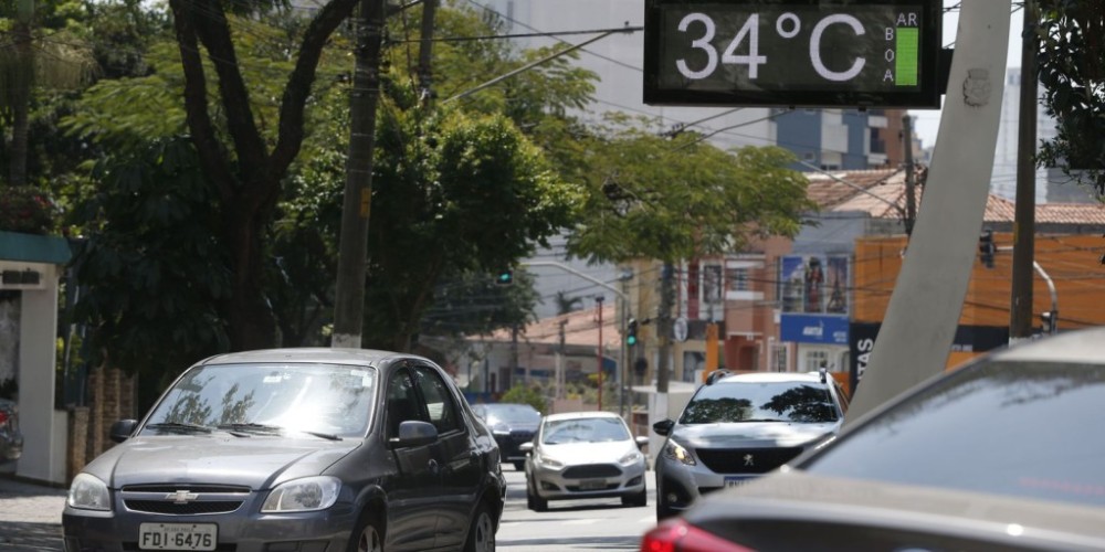 Com calor extremo, acesso à água é desafio para quem vive na rua