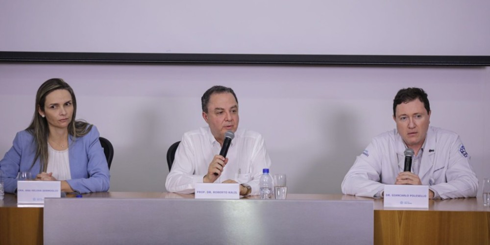 Cirurgia no quadril é bem-sucedida e Lula se recupera em hospital