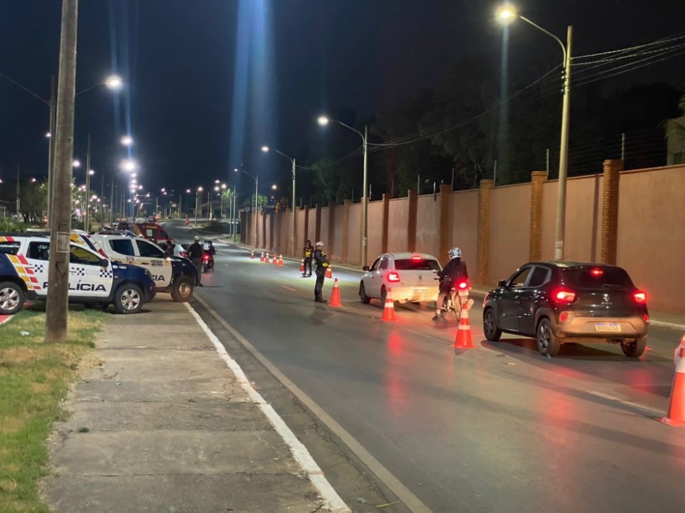 Blitz resulta em 13 motoristas presos por embriaguez ao volante