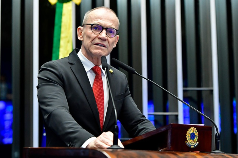 Fabiano Contarato apoia criação do Dia de Luta pela Democracia Brasileira