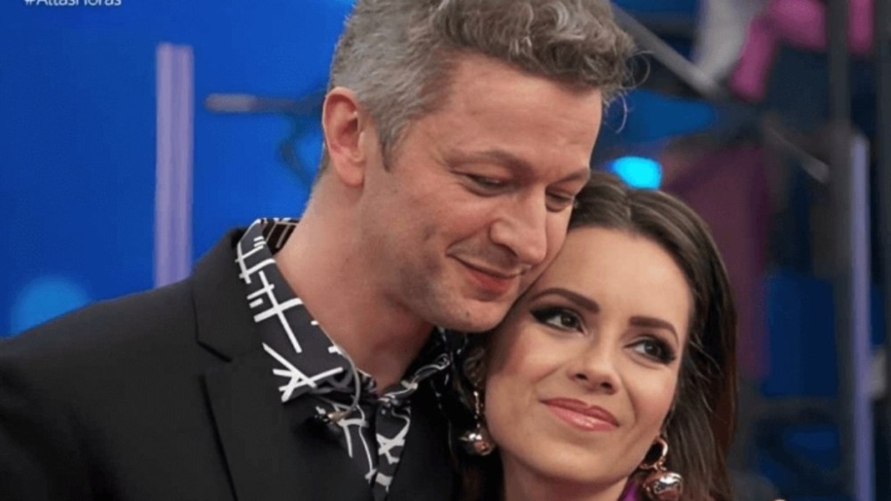 Se até o casamento da Sandy terminou, por que acreditar no amor?