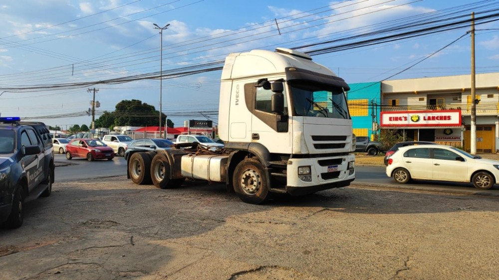 Polícia Civil recupera caminhão furtado em Rosário Oeste e identifica oficina de desmanche em Várzea Grande