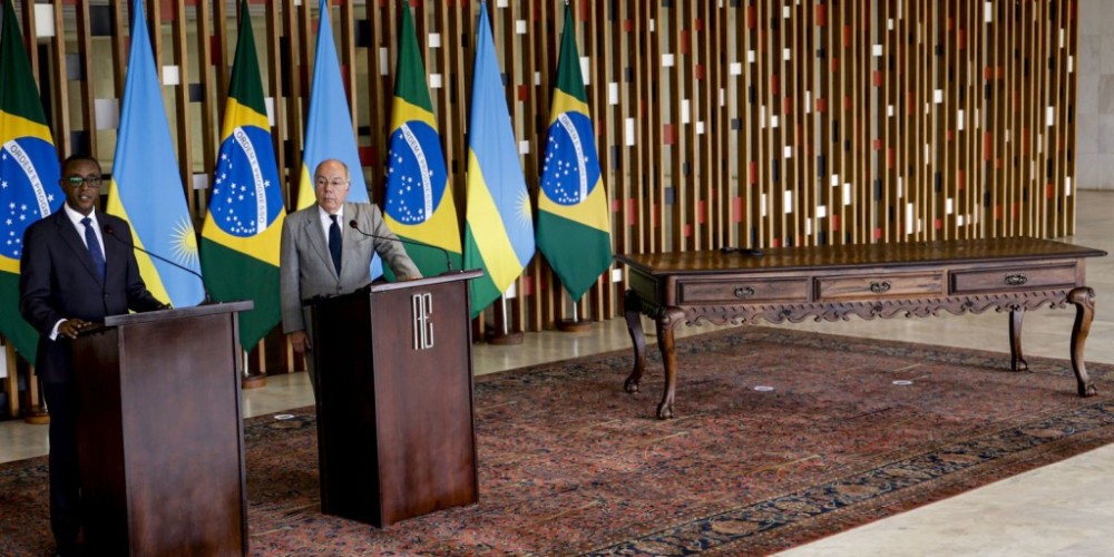 Brasil e Ruanda assinam tratado de transferência de presos condenados