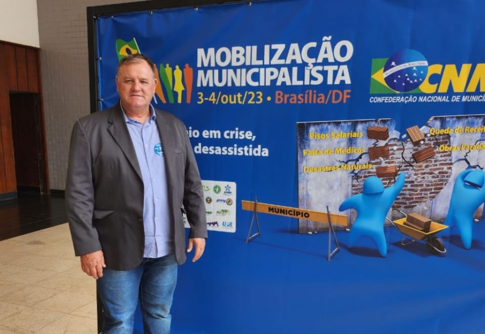 Prefeito de Curvelândia participa da 