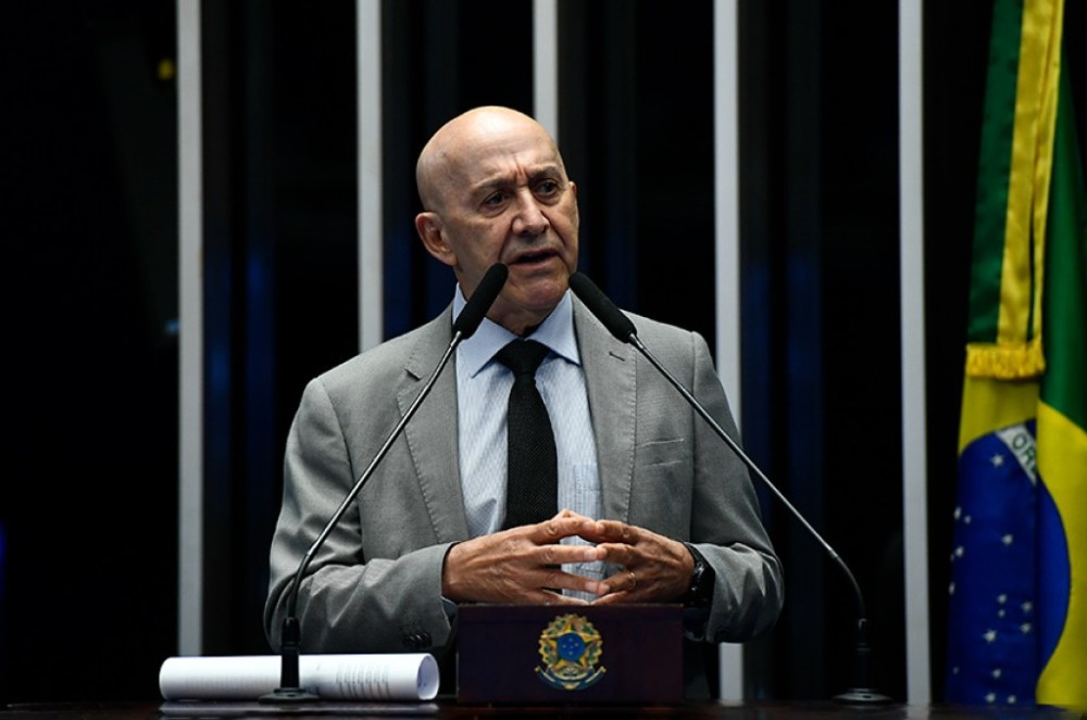 Confúcio Moura destaca importância da educação para o crescimento do país