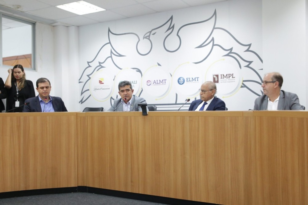 CCJR analisa 15 matérias e aprova parecer para ampliar proteção às mulheres em transporte coletivo