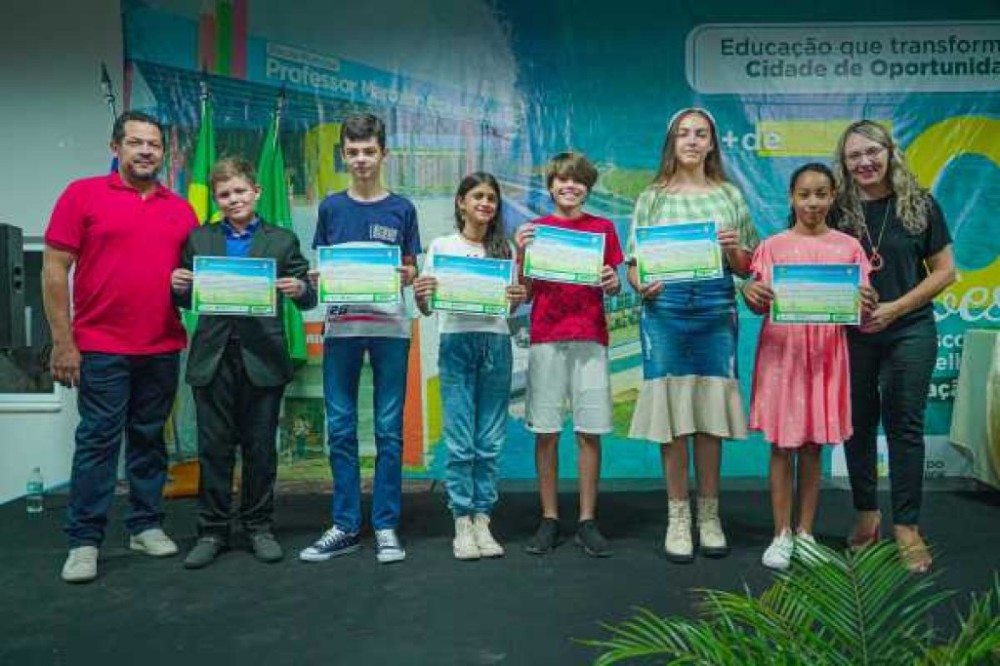 Rede Municipal recebe certificados da 3ª Olimpíada de Matemática