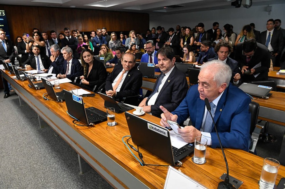 CI aprova decreto contra regras tarifárias da ANEEL que afetam Nordeste