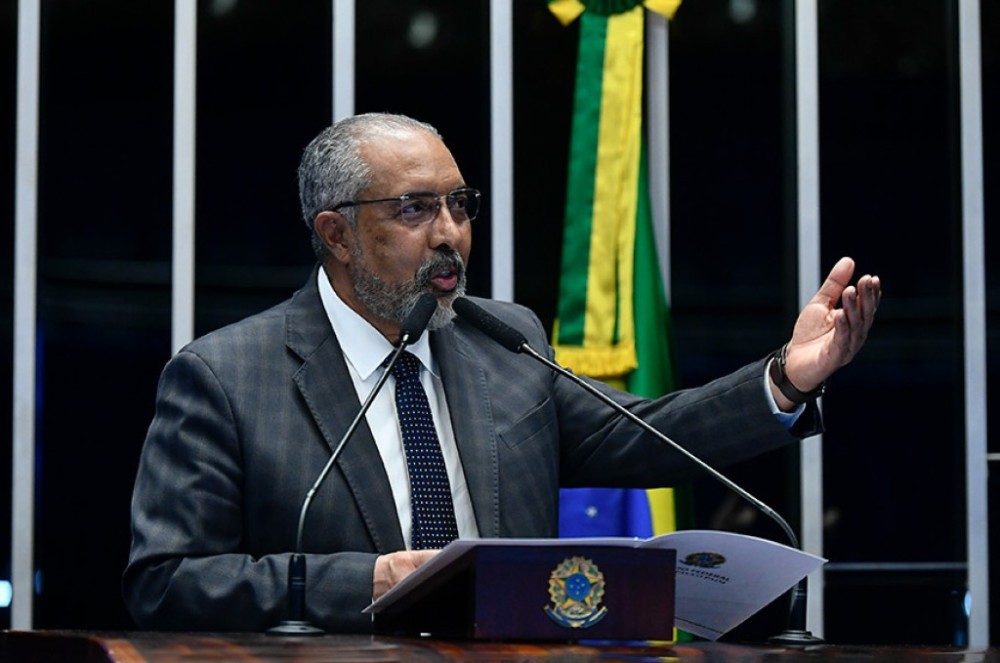 Paim celebra aprovação da revisão da Lei de Cotas