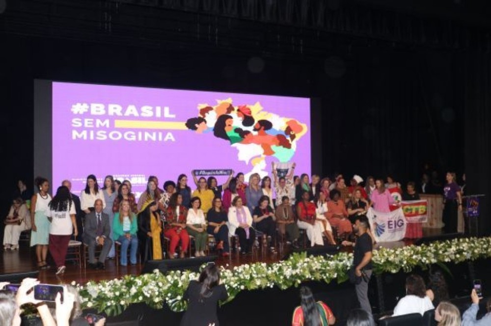 Primeira-dama de Cuiabá participa do lançamento do 