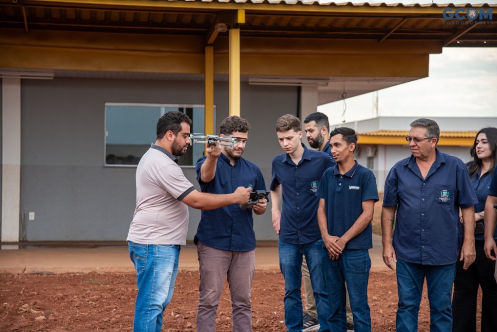Sinfra capacita servidores para trabalharem com drones nas obras