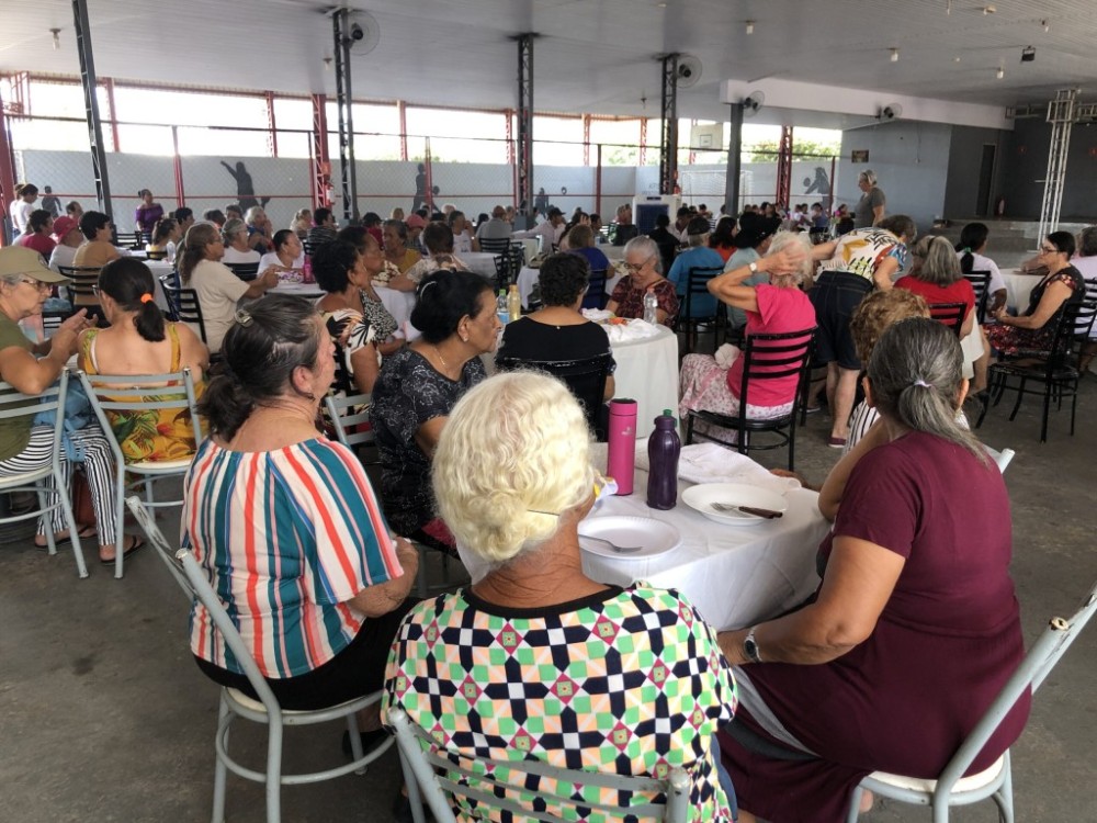 Assistência Social reúne mais de 200 idosos em almoço de encerramento da campanha Outubro Prateado