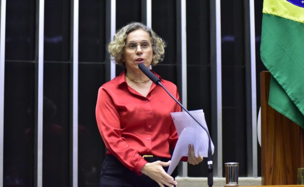 Câmara aprova projeto que prevê divulgação do direito de reconstrução mamária pelo SUS; acompanhe