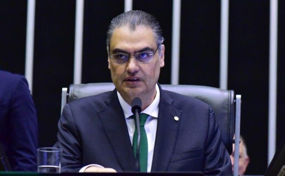 Câmara aprova projeto que extingue multa ao advogado que abandona processo penal; acompanhe