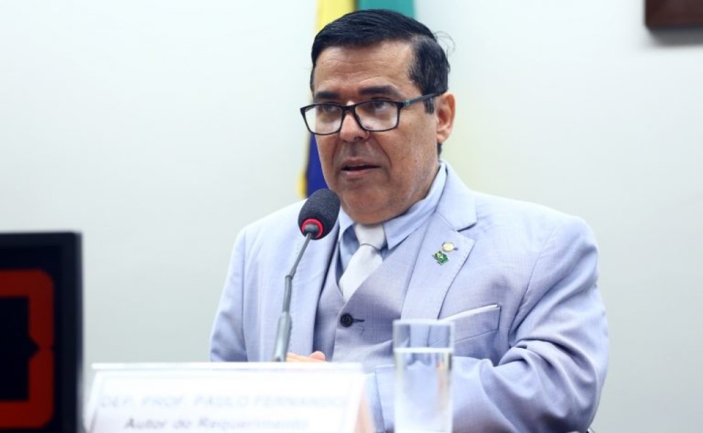 Comissão aprova mudanças na regra para afastamento de prefeito