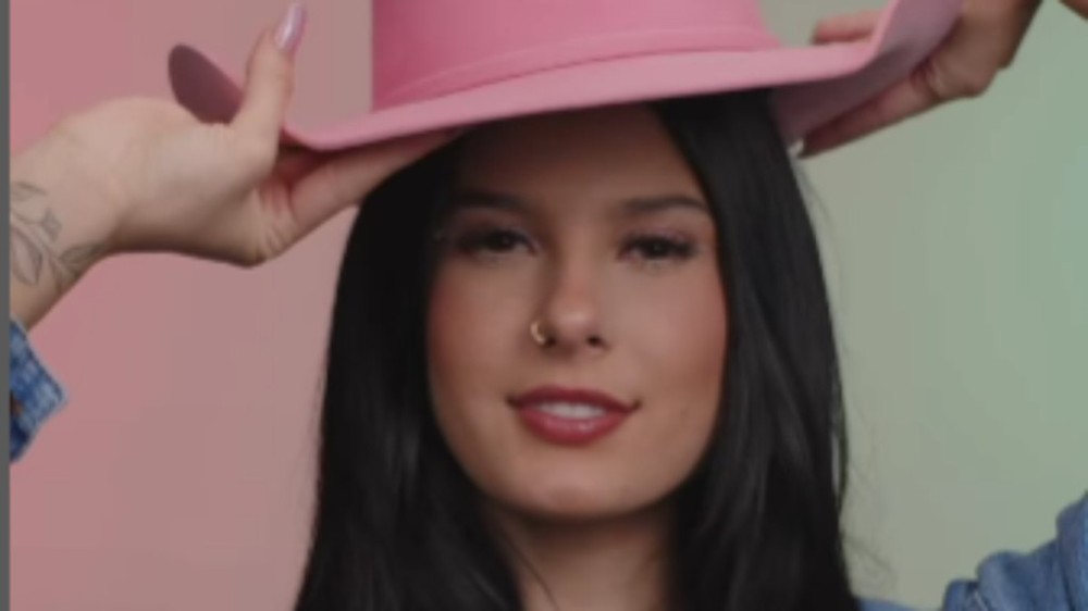 Ana Castela fala de cuidados e rotina diária com o cabelo