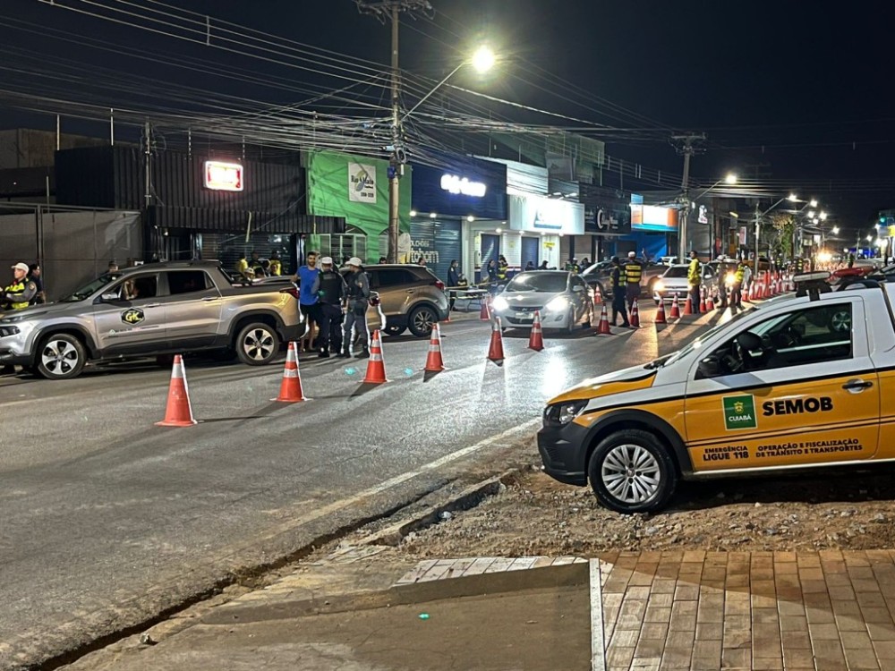 Operação Lei Seca resulta na prisão de 13 motoristas e remoção de 58 veículos