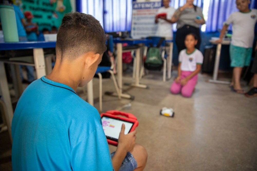 Crianças da rede municipal de educação iniciam nas aulas de robótica do Programa Cultura Digital