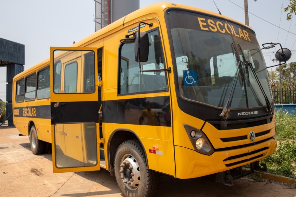Prefeitura de Diamantino recebe novo ônibus para transporte escolar dos alunos ainda em 2023