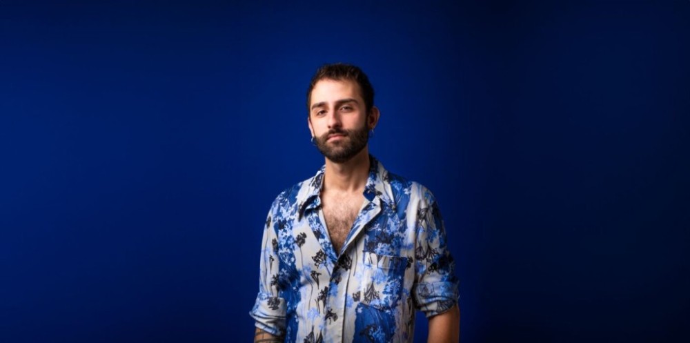Destaque da MPB o cantor Caramico lança clipe da música 