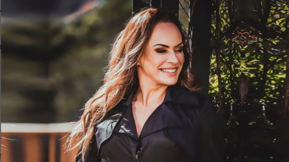 Núbia Oliiver celebra 50 anos: