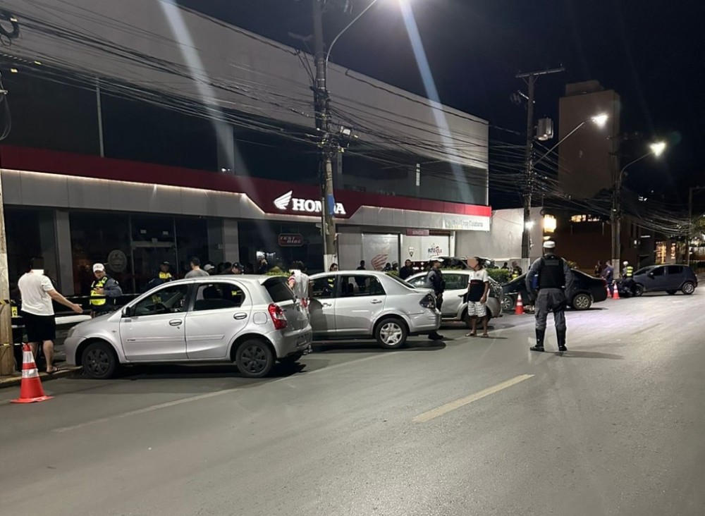 Operação Lei Seca prende 7 motoristas e aplica 48 multas na madrugada desta sexta-feira (24)