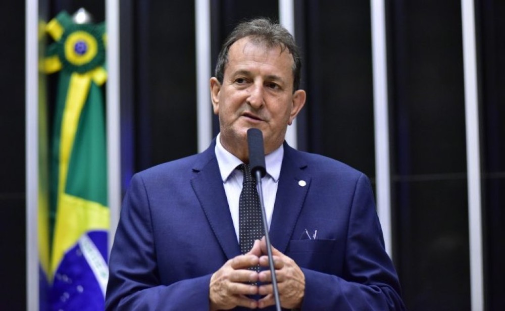 Comissão aprova projeto que proíbe comercialização e consumo de carne de cães e gatos