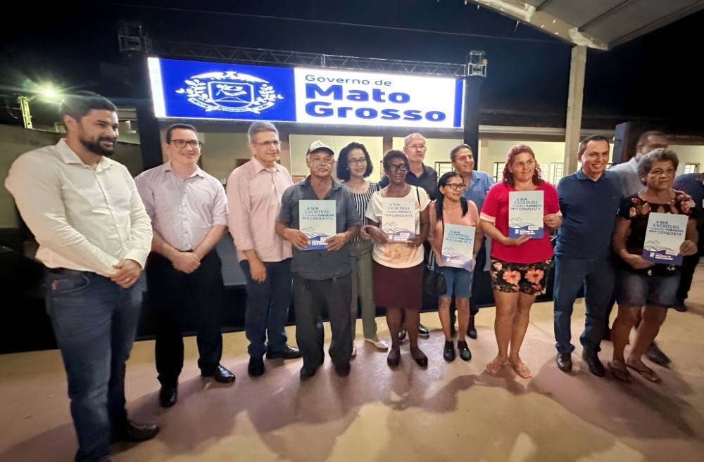 Governo entrega títulos definitivos para 160 famílias do 1º de Março: 